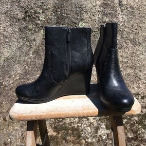 Kenneth Cole Reaction wedge boots